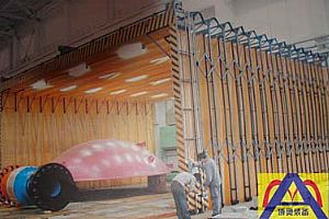 Mobile telescopic spray booth